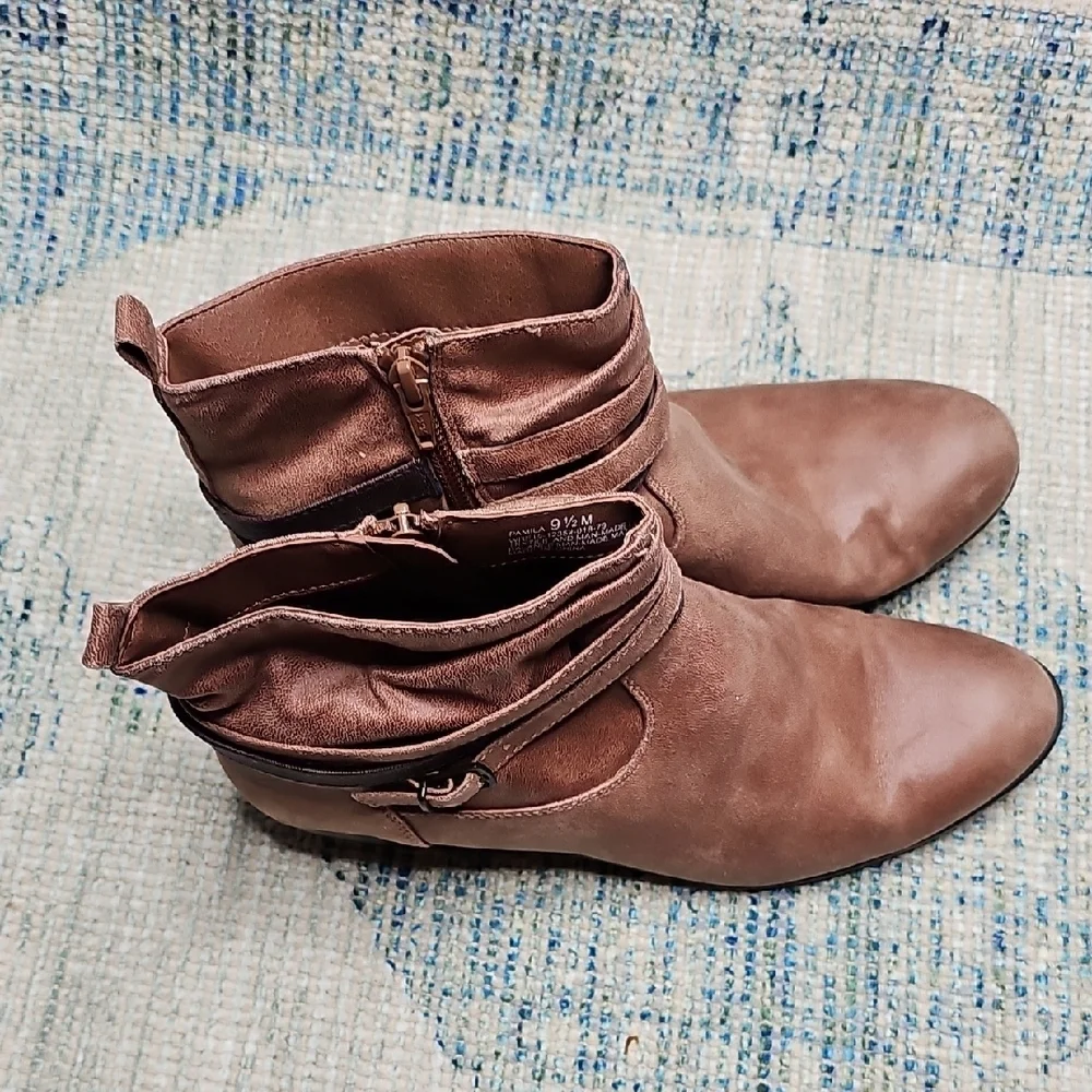 Kim Rogers Tan Ankle Booties with Strap Detail - Picture 5 of 12